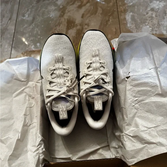 Nike Women Motiva Hydrangea - Picture 5 of 6